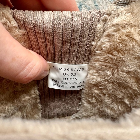 KIZIK Women's Juno Mid Boot in Doeskin Tan Hands Free Shoe Snow Boots Size US 8 - Picture 9 of 12